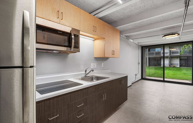 Studio, 1 bath, 330 sqft, $925, Unit 227