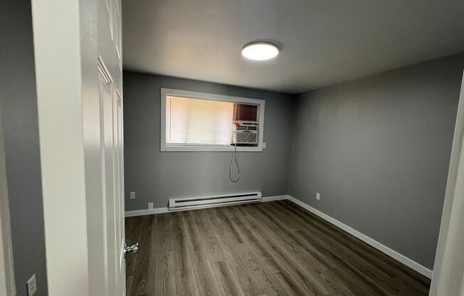 1 bed, 1 bath, 850 sqft, $1,195, Unit 14500-14509