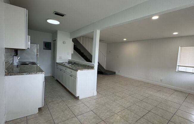 ** Casa Helena Palm Beach **  (Hablamos Espanol)
