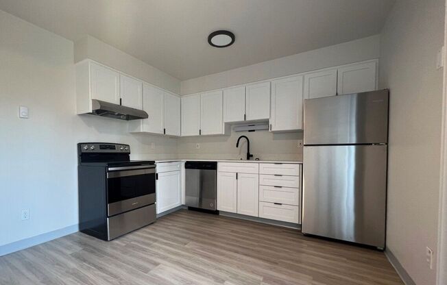 2 beds, 1 bath, 950 sqft, $1,749, Unit 2448