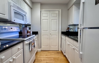 1 bed, 1 bath, 726 sqft, $4,000, Unit 9K