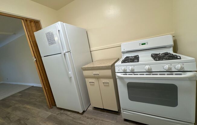 2 beds, 1.5 baths, 1,106 sqft, $1,650, Unit 103
