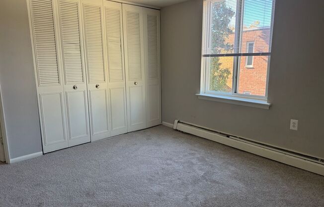 2 beds, 1 bath, 800 sqft, $1,435, Unit 232