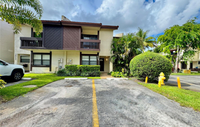 3840 SW 52 AVE