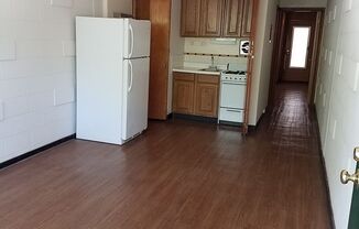 1 bed, 1 bath, 425 sqft, $650, Unit 306