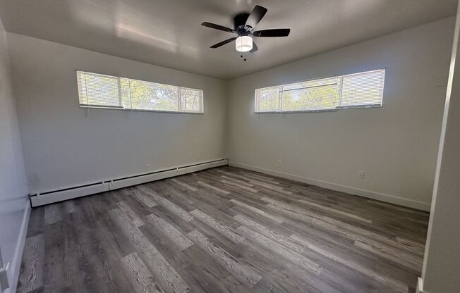 3 beds, 1 bath, $2,250, Unit 1733-4