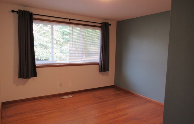 3 beds, 1 bath, $2,750