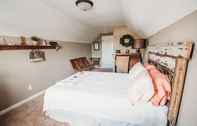 4 beds, 2 baths, $2,800