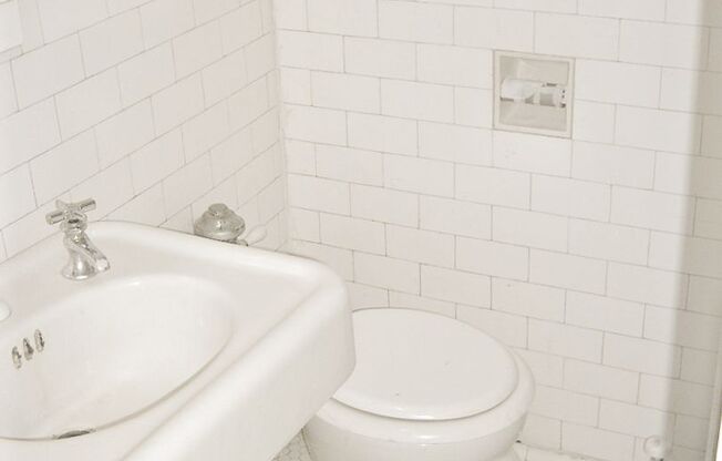 Studio, 1 bath, 437 sqft, $1,650, Unit 432-208