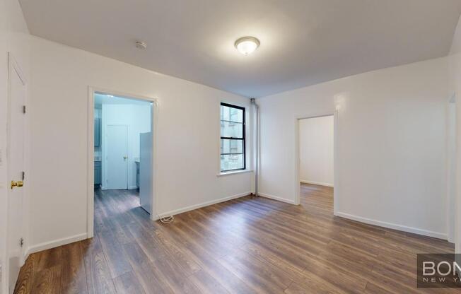 2 beds, 1 bath, $4,527, Unit 11