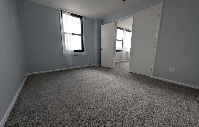 2 beds, 1 bath, $2,200, Unit 622