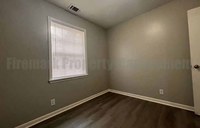 3 beds, 1.5 baths, $900, Unit 902 Preston Street - E