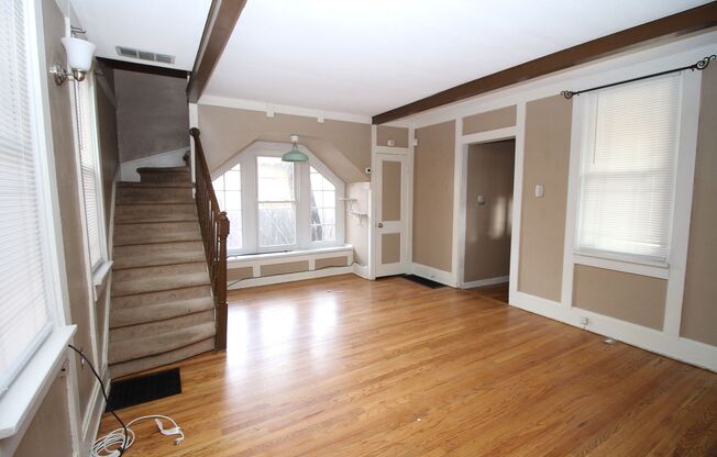 Adorable 3bdrm Downtown Bungalow