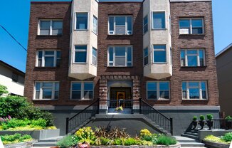 Carlyle Apartments, Capitol Hill Seattle