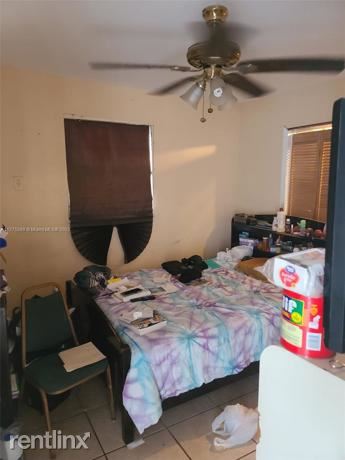 1915 R NW 83Rd Street