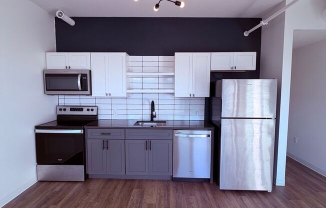 1 bed, 1 bath, 635 sqft, $1,900, Unit Unit 502