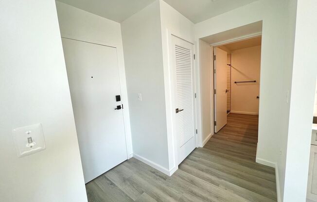 Studio, 1 bath, 450 sqft, $1,348, Unit 404