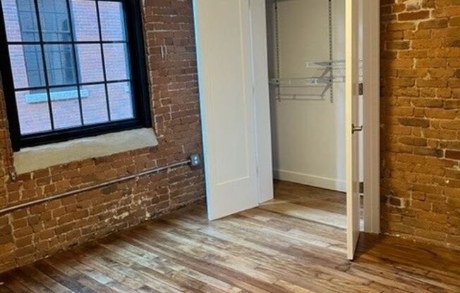 1 bed, 1 bath, 581 sqft, $1,575, Unit 1112