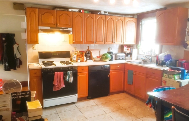19 BURNSIDE AVE