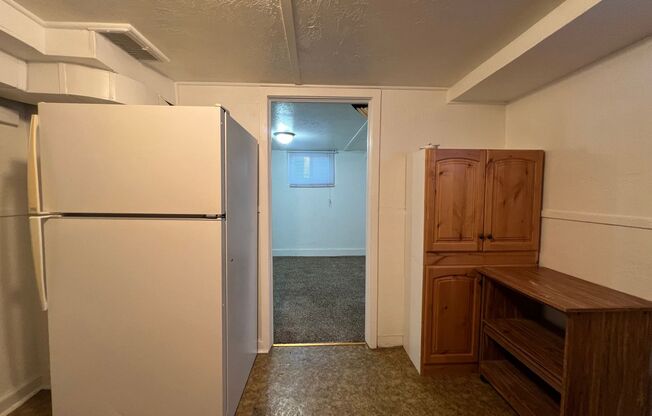 1 bed, 1 bath, $750, Unit 447.5 E Lawton St