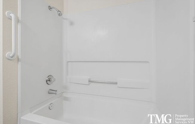2 beds, 1 bath, 900 sqft, $1,725, Unit 104