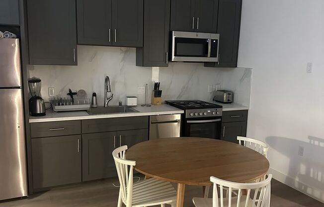 Studio, 1 bath, 600 sqft, $1,750, Unit Studio 5