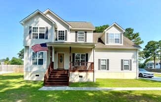 Beautiful 4 Bedroom Home in Sneads Ferry!