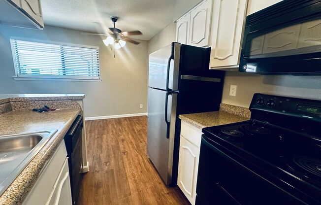 Look and Lease special for $1199!
