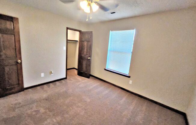 2 beds, 1.5 baths, 1,060 sqft, $975, Unit 2426-B