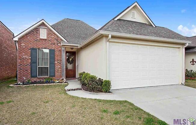 3 BEDROOM HOUSE  off Jefferson near Highland