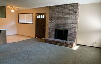 2 beds, 1 bath, $1,095, Unit #4