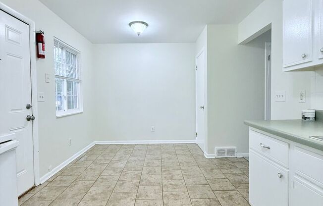 2 beds, 1 bath, $1,150, Unit 815