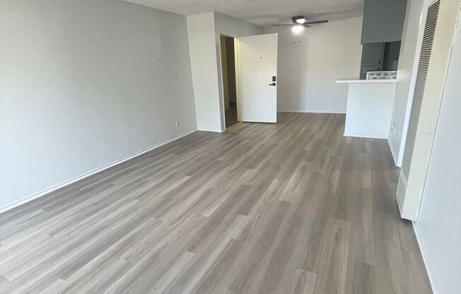 1 bed, 1 bath, 696 sqft, $1,950, Unit 17