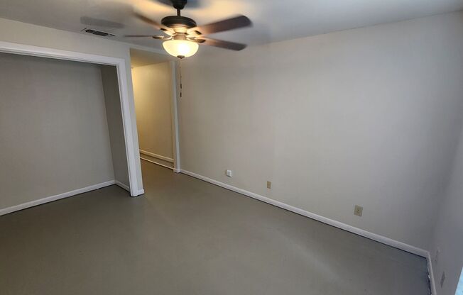 3 beds, 1 bath, $1,595