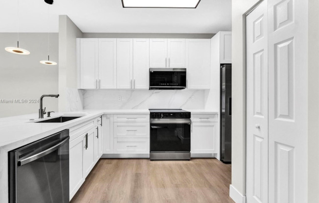 4602 SW 160 AV