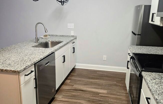 1 bed, 1 bath, 740 sqft, $1,199, Unit 600 - 2HP