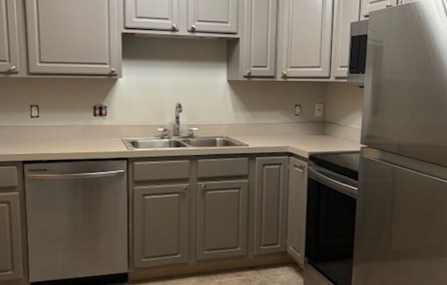 2 beds, 1.5 baths, 1,330 sqft, $1,775, Unit 440