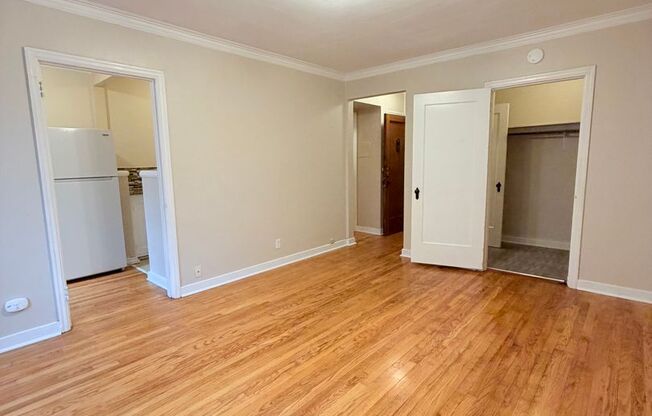 Spacious Units in a Vintage Brick Building- Walk to Seattle Center, Shops,and Restaurants!