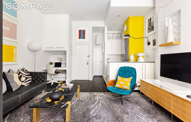 258 W 93 ST