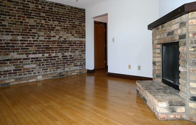 1 bed, 1 bath, 420 sqft, $950, Unit 19 - 305