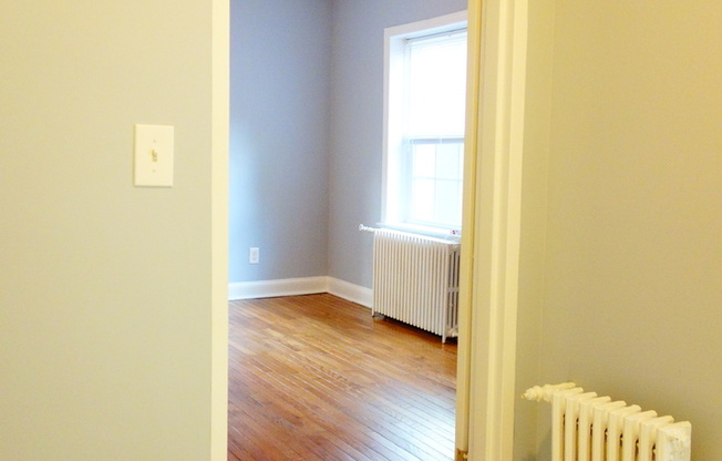 Studio, 1 bath, 350 sqft, $1,225, Unit 1