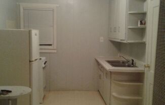 Studio, 1 bath, $485, Unit 13