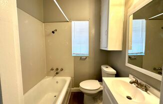 Studio, 1 bath, $1,300, Unit 22