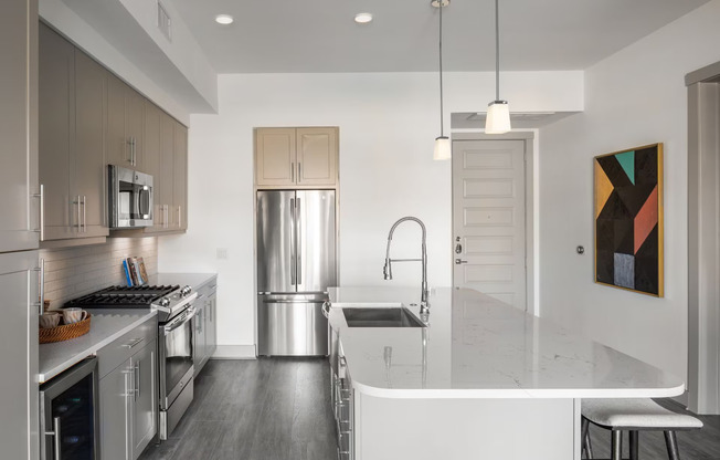 2198 W 18 ST