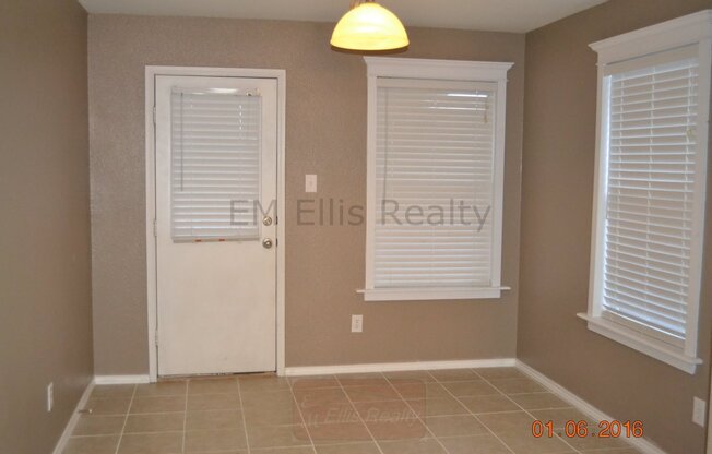 4 beds, 2 baths, $1,695