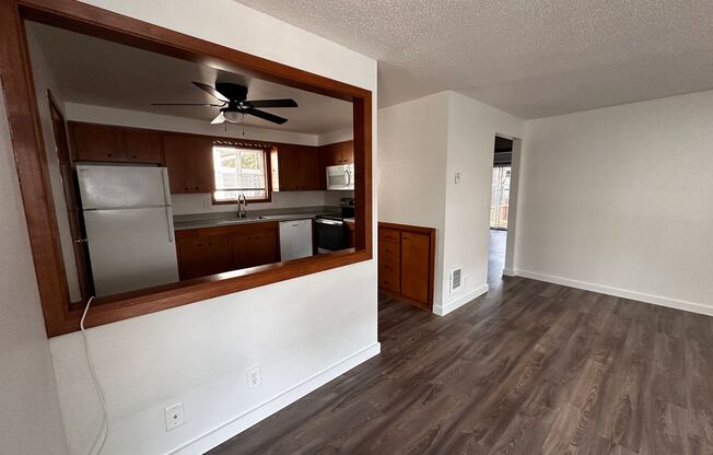 2 beds, 1 bath, $1,550, Unit 3876 3rd Ave