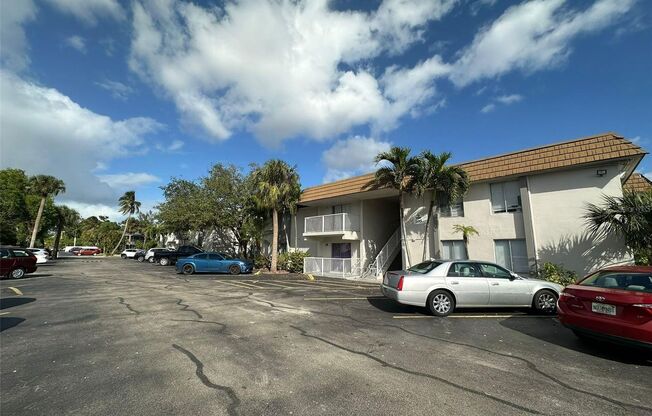 2 beds, 2 baths, 920 sqft, $1,245, Unit Unit # 607