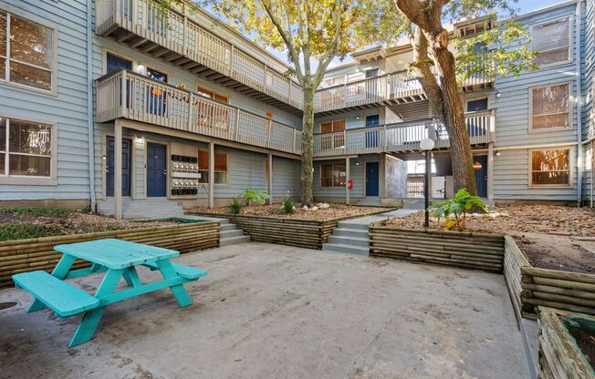 1 bed, 1 bath, 595 sqft, $1,100, Unit #126