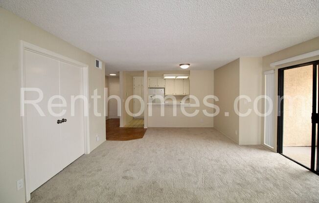 Mission Valley, 6747 Friars Road #132, All Appliances, AC, Fireplace, Community Pool, Spa and Fitness, Close to shopping and Fwy!