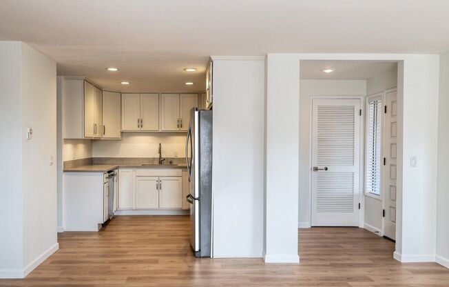 2bd/1.75ba Kirkland Condo